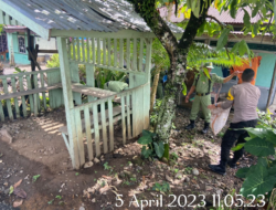 Hadir Ditengah Masyarakat, Polsek Lebong Selatan Melaksanakan Kegiatan Kebersihan Pos kamling