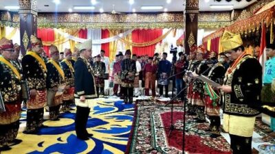 Gubernur Bengkulu Terima Anugerah Kehormatan Lembaga Adat Melayu Jambi
