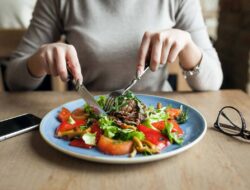 Pola Makan Mempengaruhi Kesehatan Mental