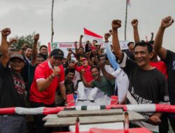 Lomba Hias Perahu Nelayan Curi Perhatian Masyarakat