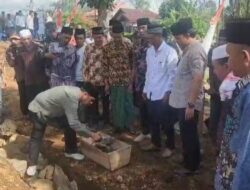 Edwar Samsi Hadiri Peletakan Batu Pertama Pembangunan Masjid Al-Ikhlas